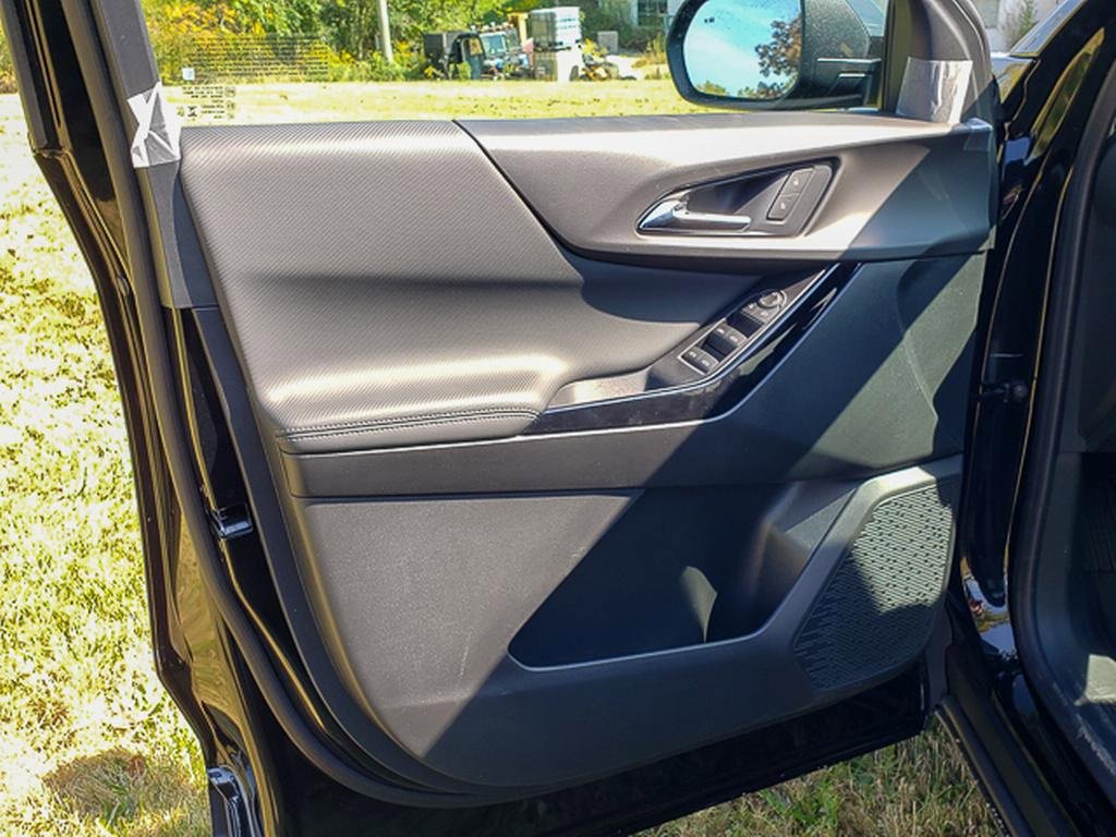 2026 Chevrolet Equinox LT photo 8