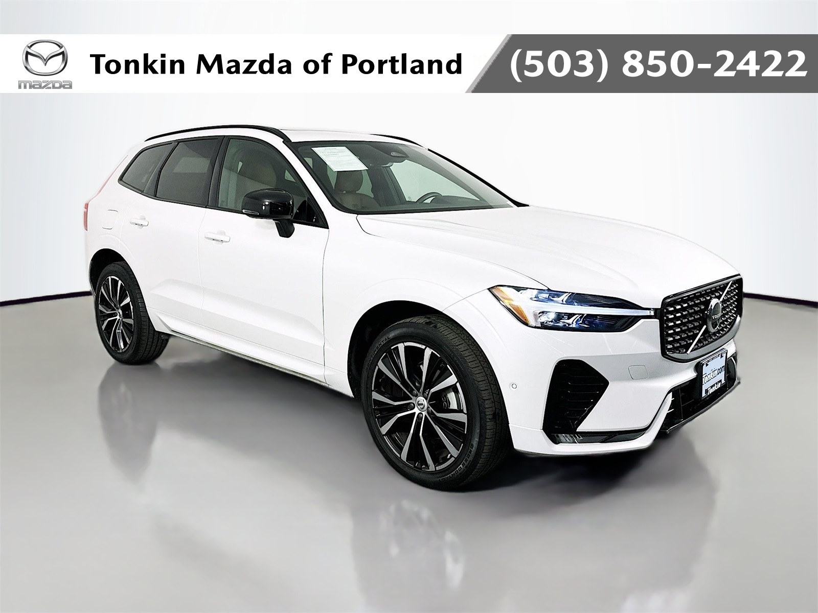 2023 Volvo XC60 Plus's photo