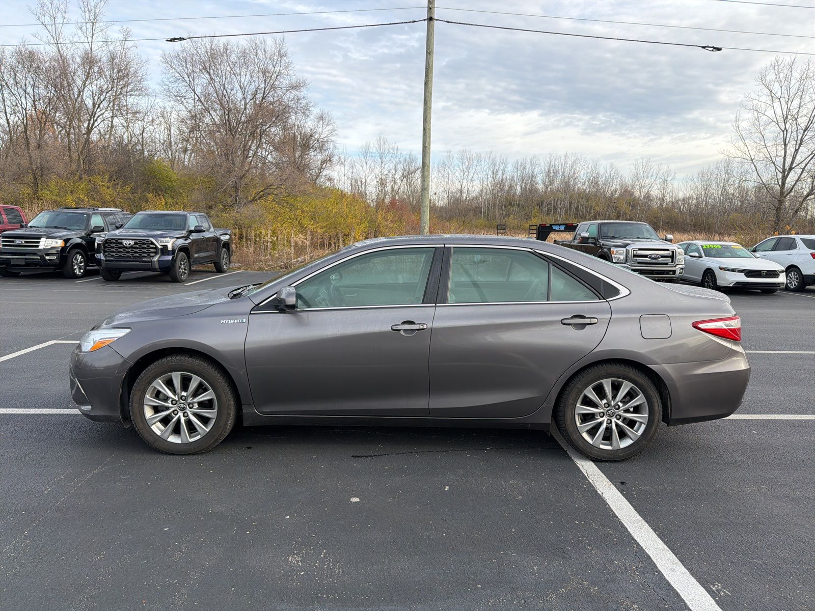2015 Toyota Camry Hybrid XLE photo 3