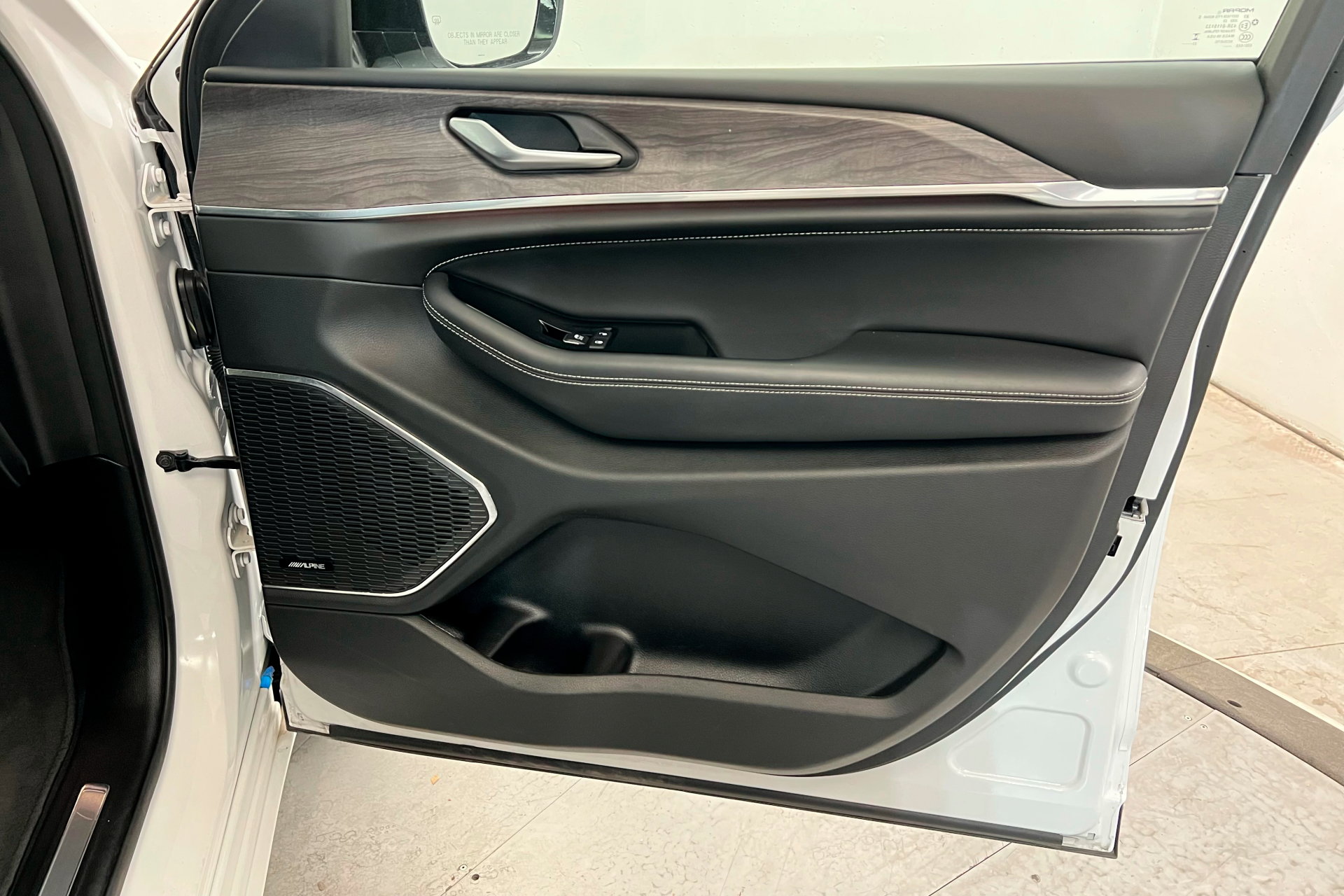 2023 Jeep Grand Cherokee Overland photo 23