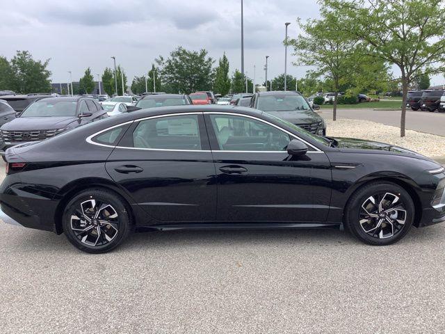 2025 Hyundai Sonata SEL photo 4