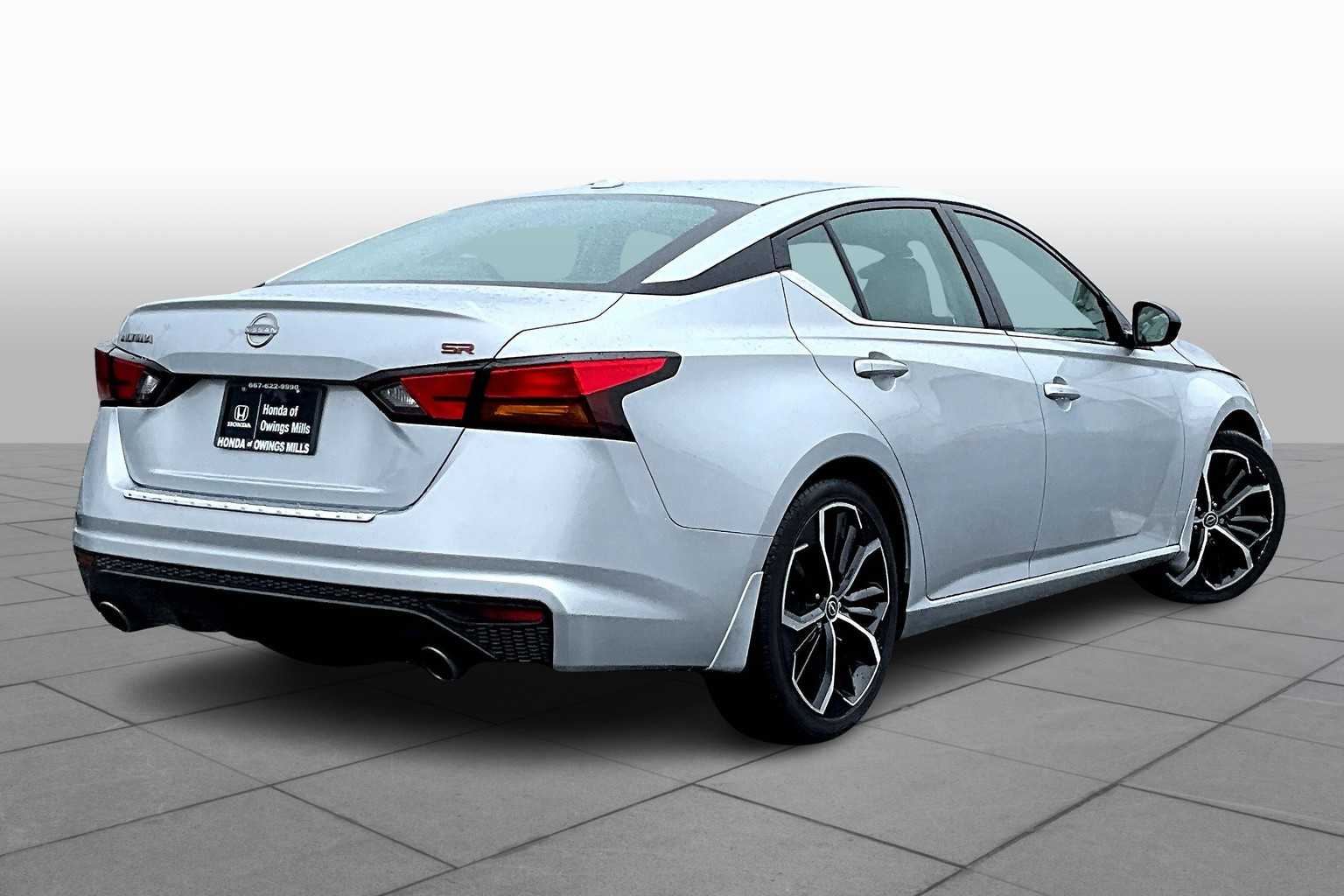 2023 Nissan Altima 2.5 SR photo 12