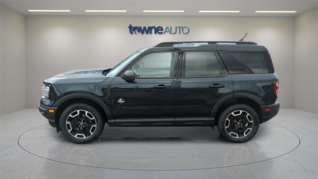 2021 Ford Bronco Sport Outer Banks photo 2