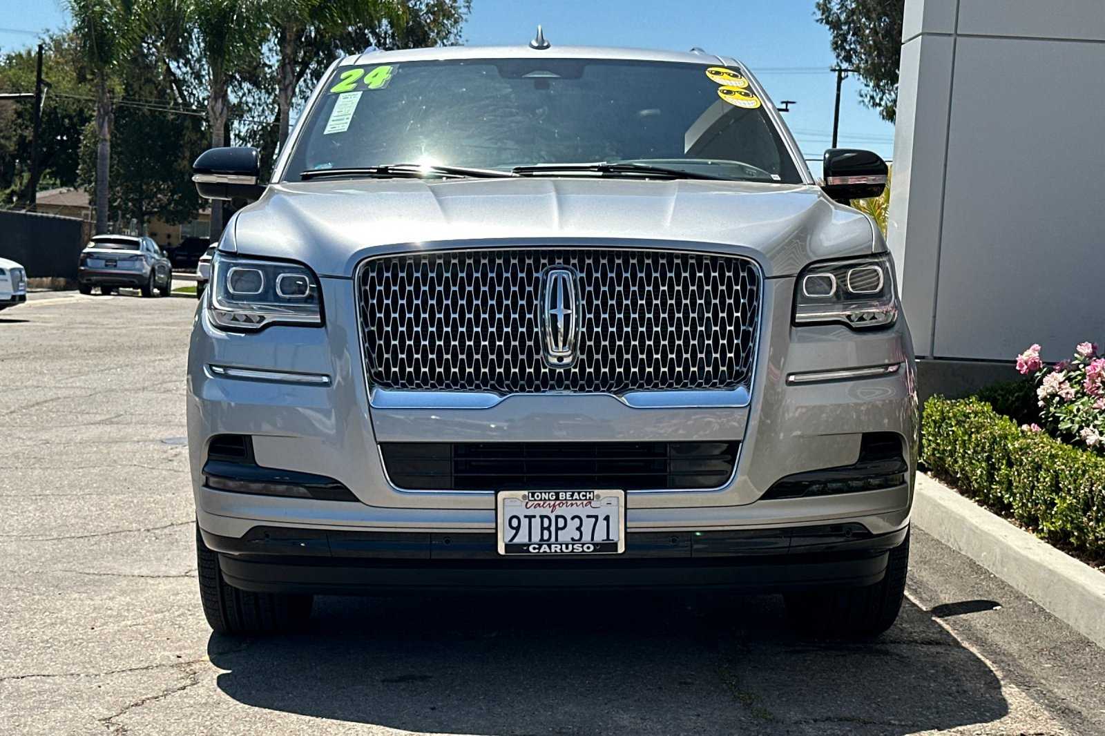 2024 Lincoln Navigator L Reserve photo 8