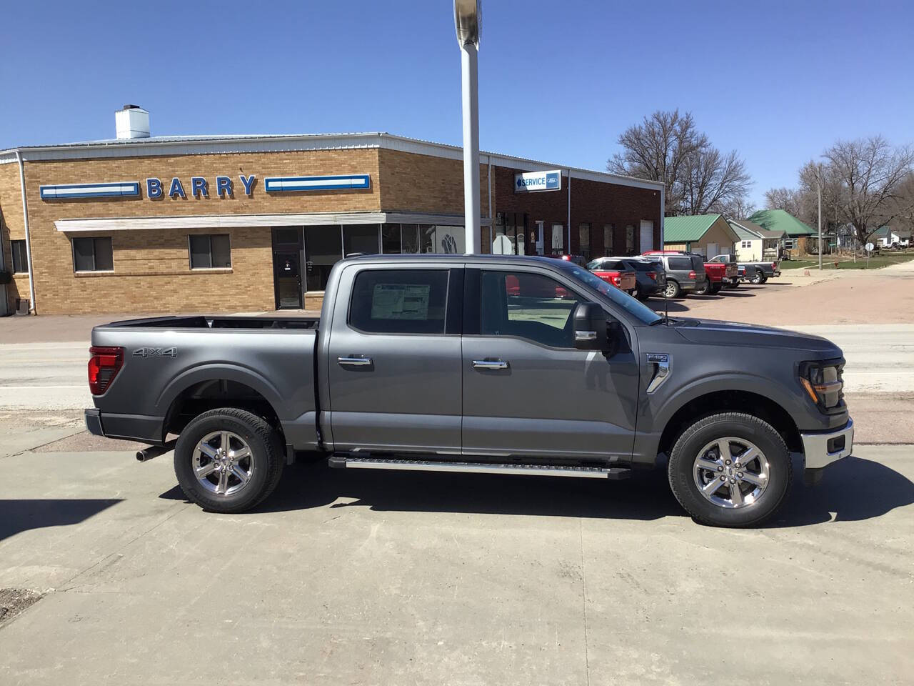 2025 Ford F-150 XLT photo 2