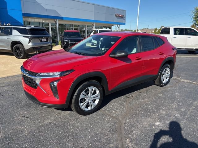 2026 Chevrolet Trax LS photo 2
