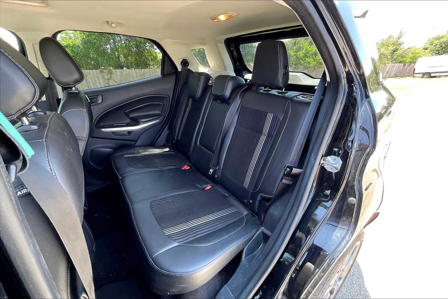 2020 Ford EcoSport SES photo 17