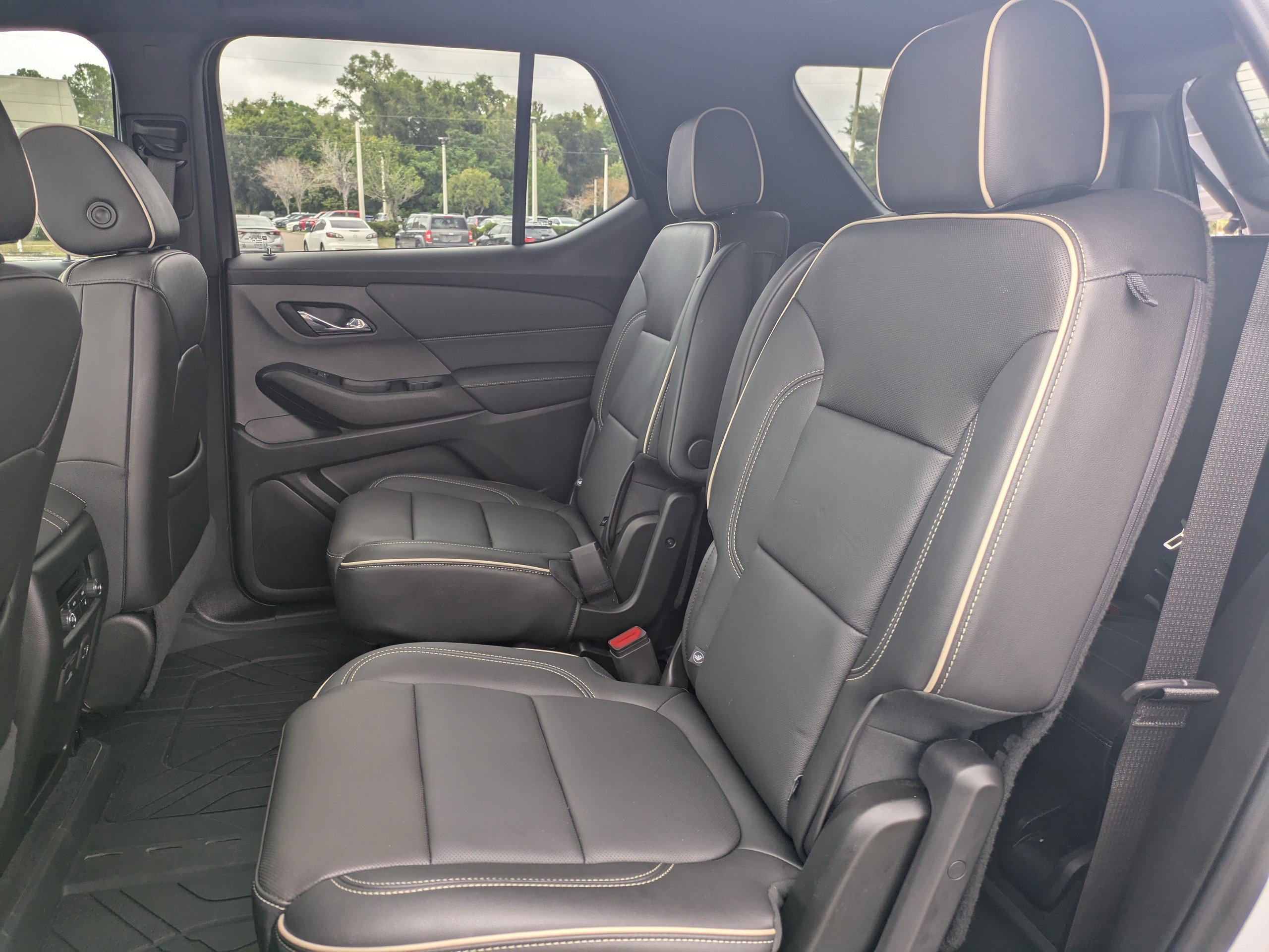 2023 Chevrolet Traverse Premier photo 14