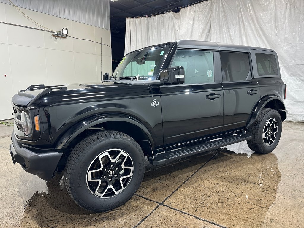 2022 Ford Bronco Outer Banks photo 7