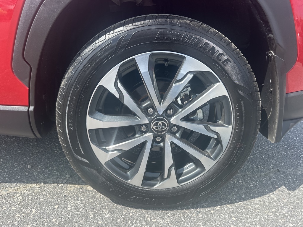 2024 Toyota Corolla Cross XLE photo 25