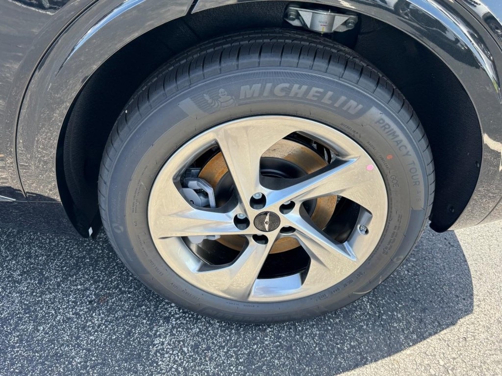 2026 Genesis GV70 2.5T Advanced photo 6