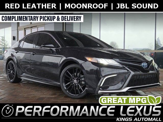 2022 Toyota Camry XSE's photo