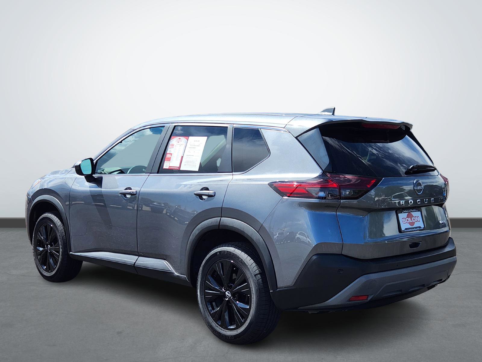 2023 Nissan Rogue SV photo 3