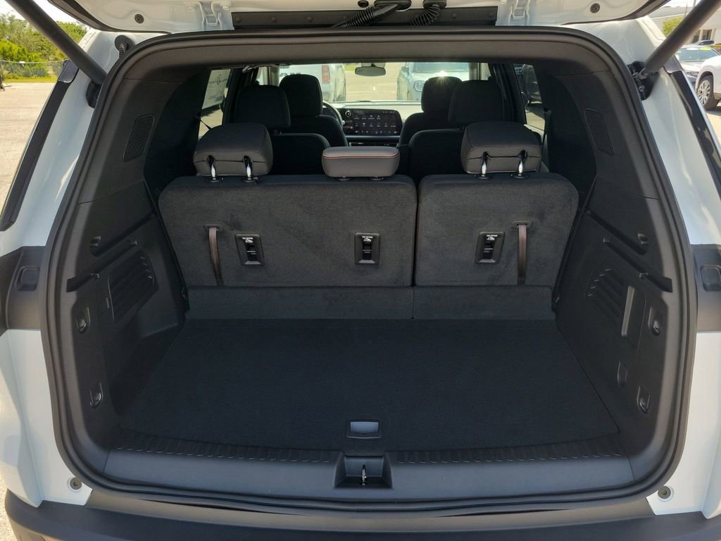 2025 Chevrolet Traverse photo 21