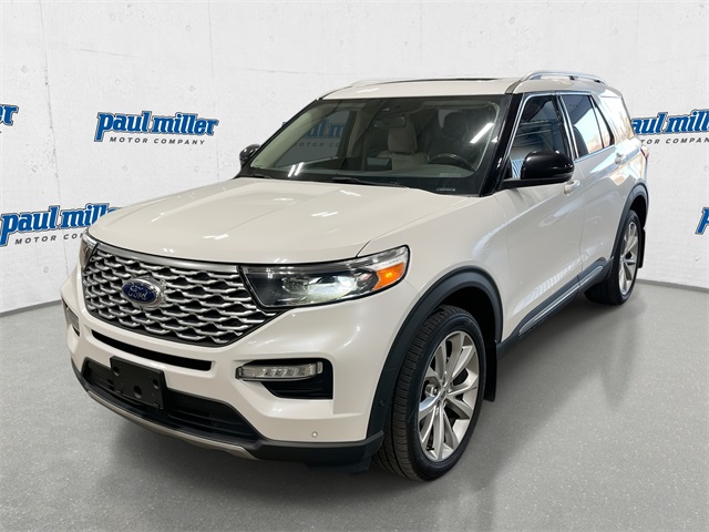 2022 Ford Explorer Platinum's photo