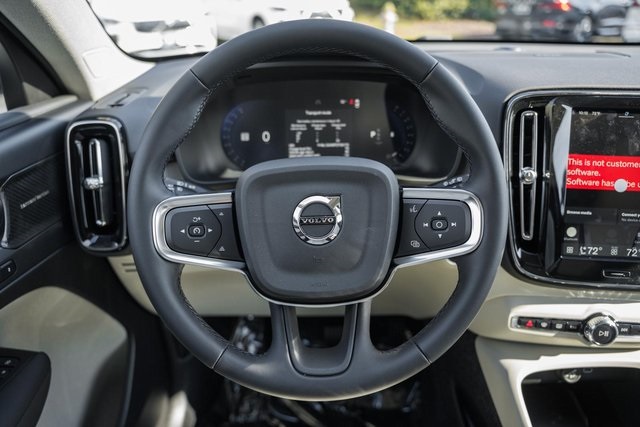 2026 Volvo XC40 AWD photo 22