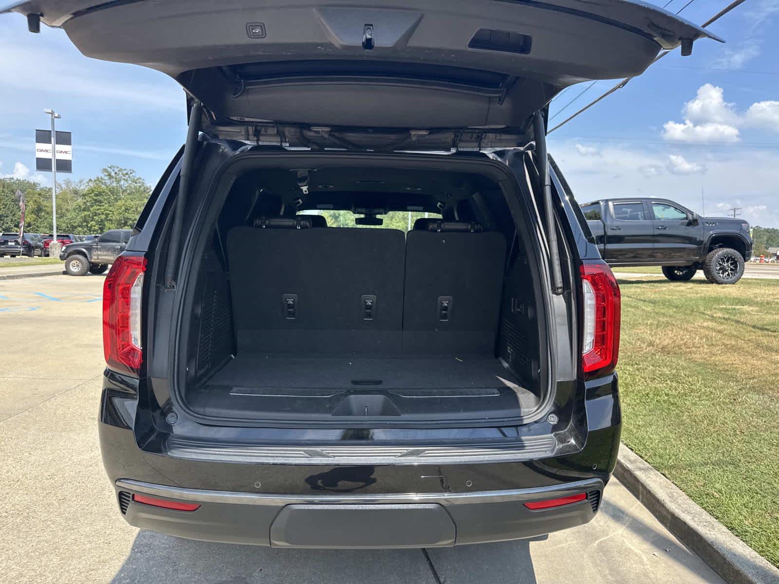 2021 Gmc Yukon AT4 photo 5