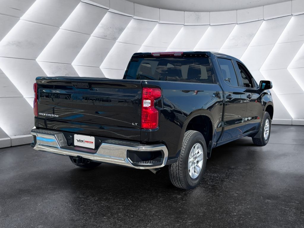 2024 Chevrolet Silverado 1500 LT photo 4