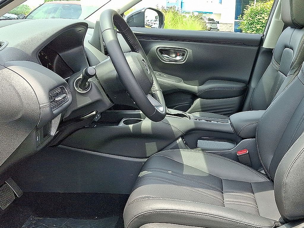 2026 Honda HR-V EX-L photo 8