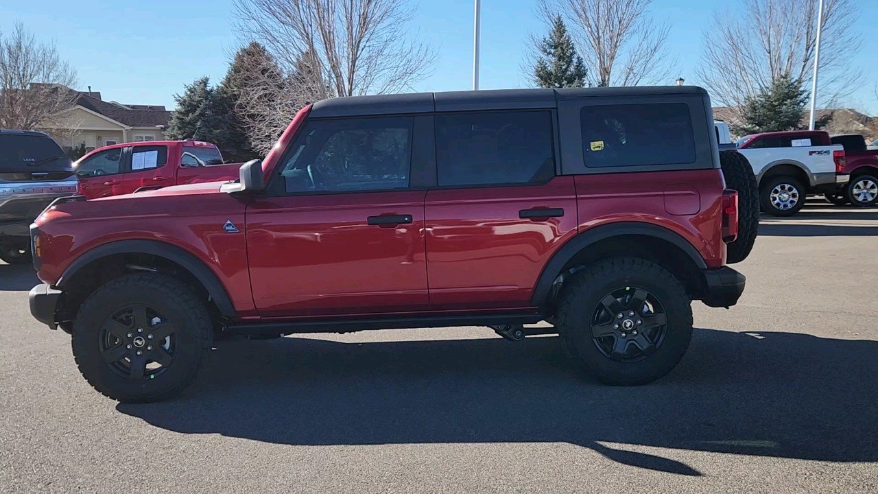 2024 Ford Bronco Black Diamond photo 4