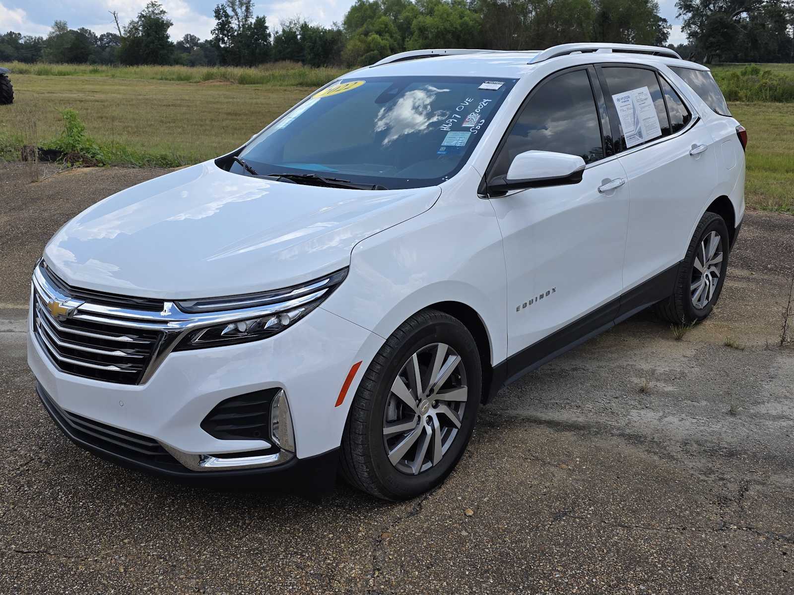 2022 Chevrolet Equinox Premier photo 2