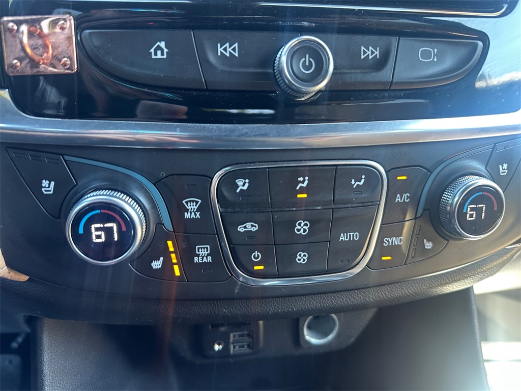 2022 Chevrolet Traverse Premier photo 25