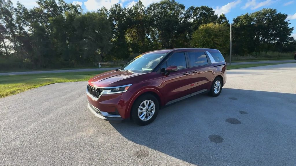 2022 Kia Carnival LXS photo 2