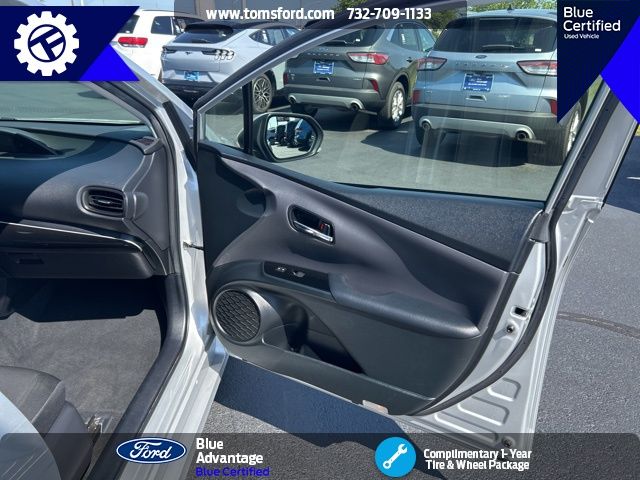 2021 Toyota Prius L photo 20