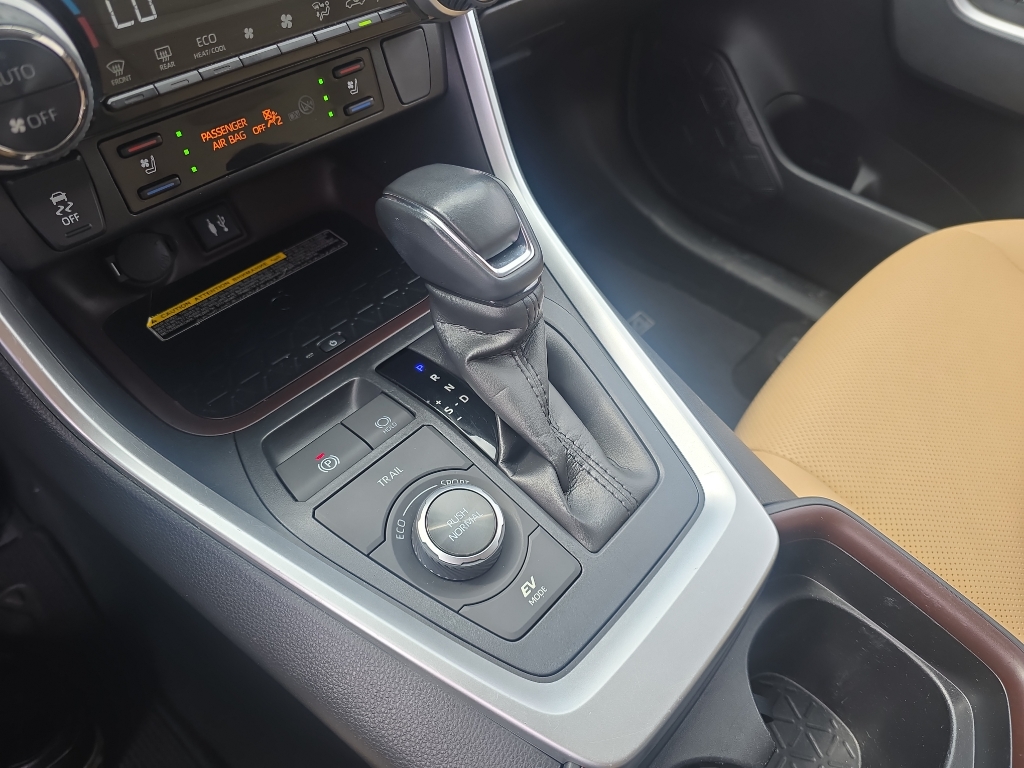 2019 Toyota RAV4 Hybrid Limited photo 15