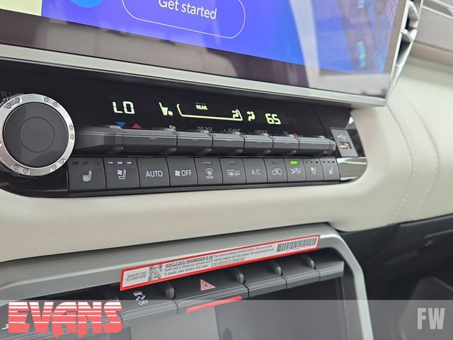 2025 Toyota Sequoia Capstone photo 8
