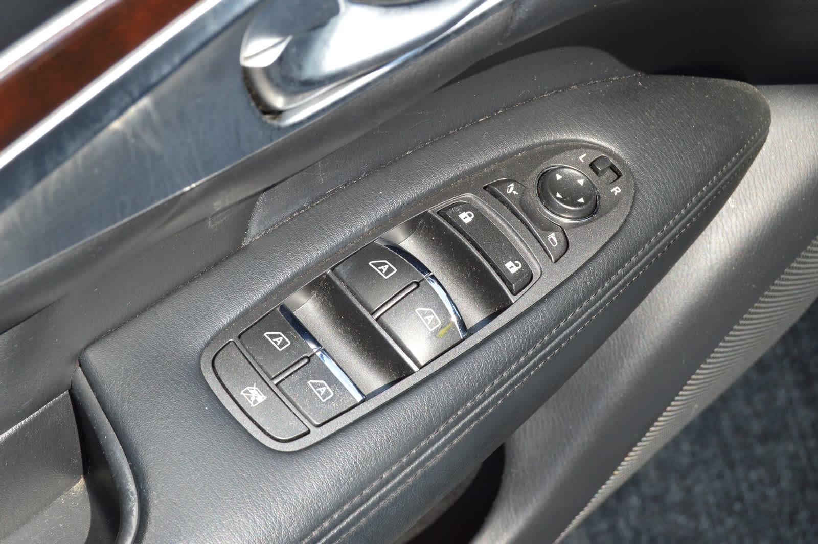 2011 Infiniti M37 photo 14