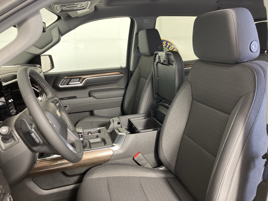 2026 Chevrolet Silverado 1500 LT photo 9