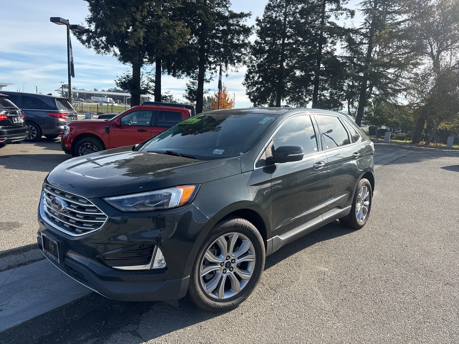 2022 Ford Edge Titanium's photo