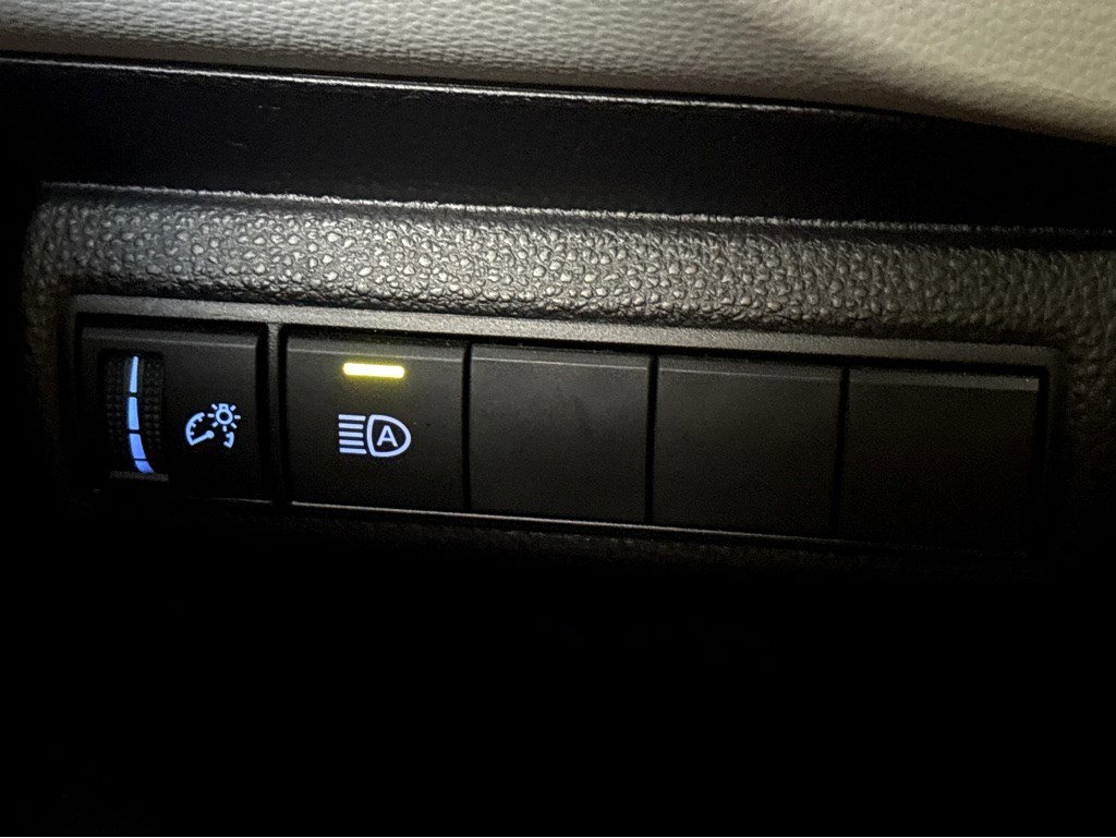 2022 Toyota Corolla LE photo 12