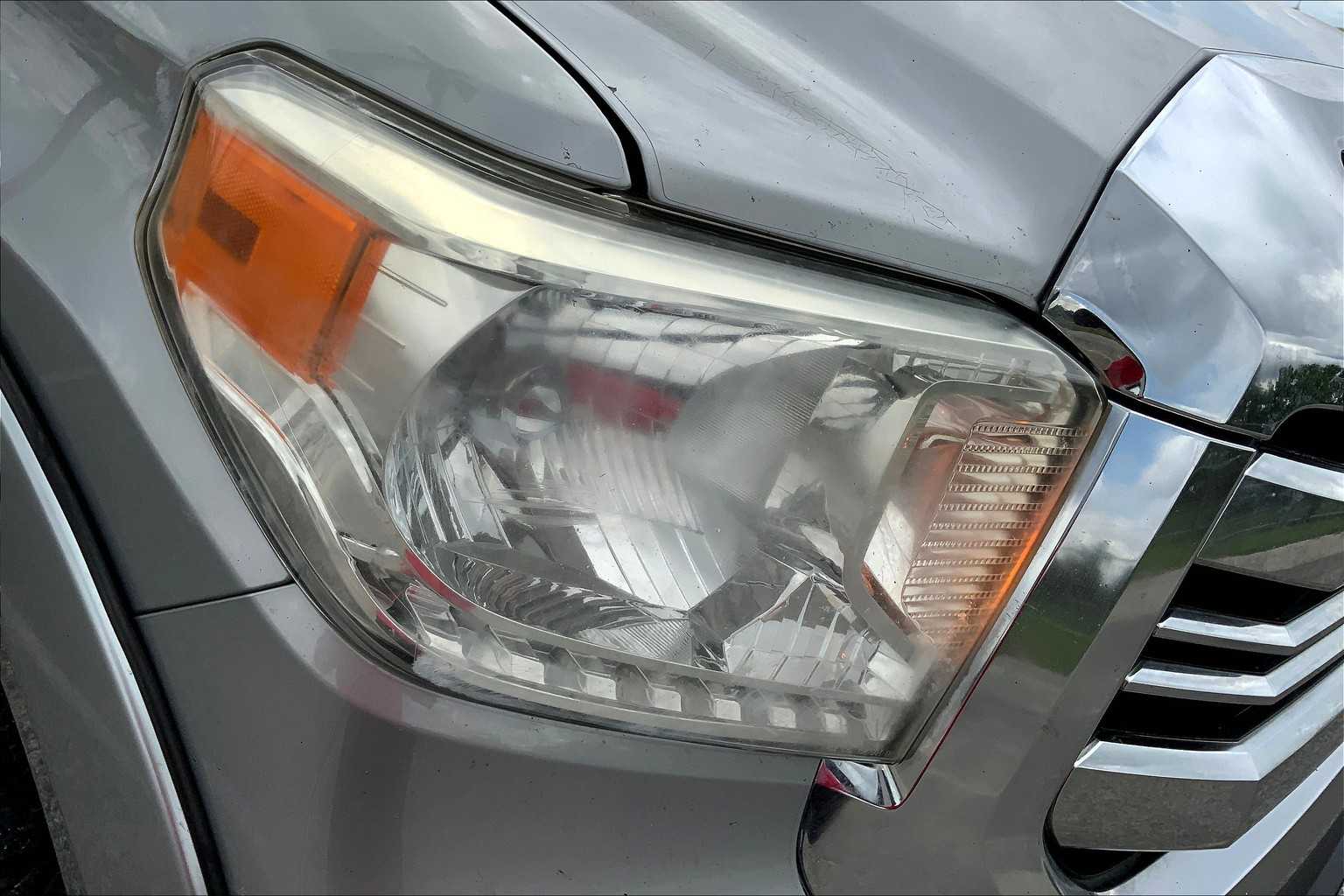 2017 Toyota Tundra SR5 photo 26