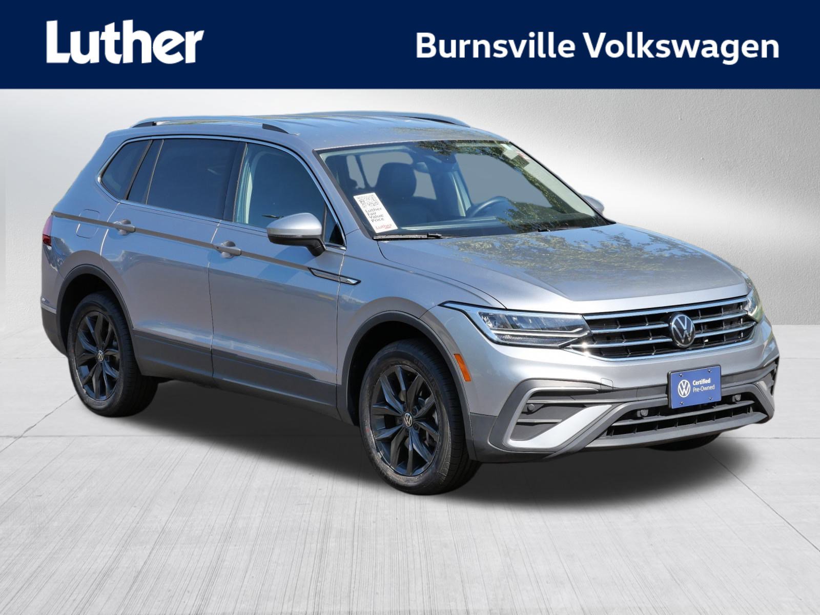 2024 Volkswagen Tiguan SE's photo