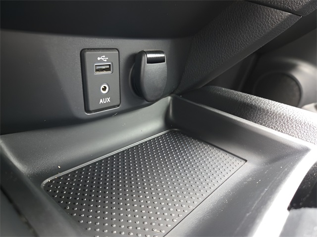 2017 Nissan Rogue SV photo 30