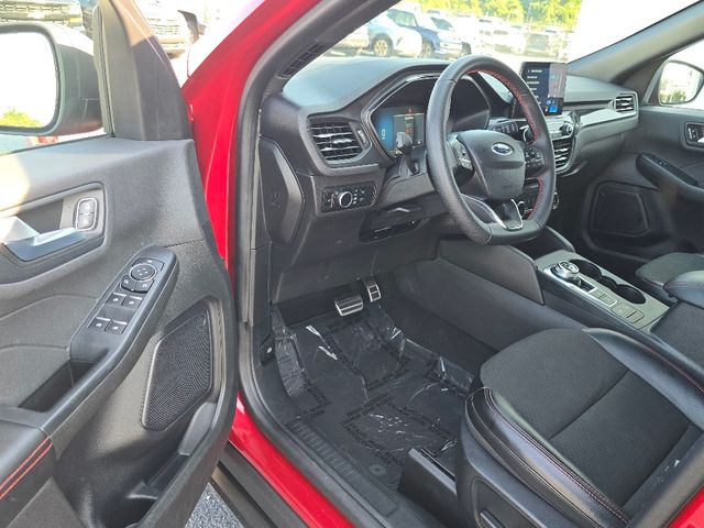 2024 Ford Escape ST-Line photo 12