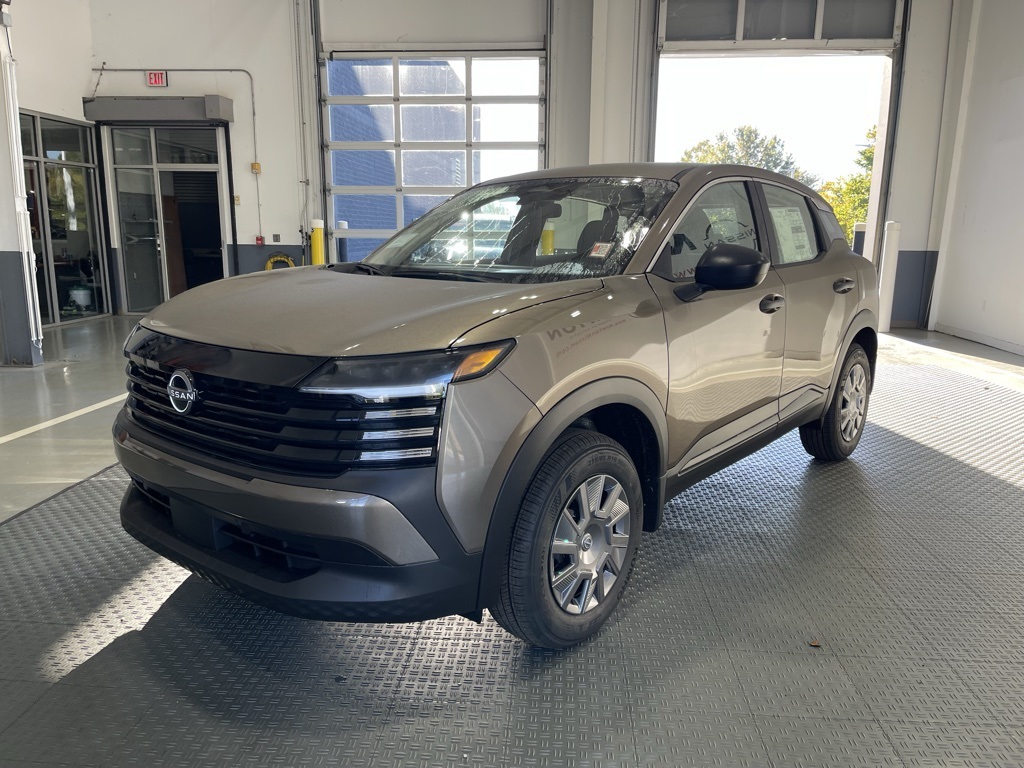 2026 Nissan Kicks S photo 3