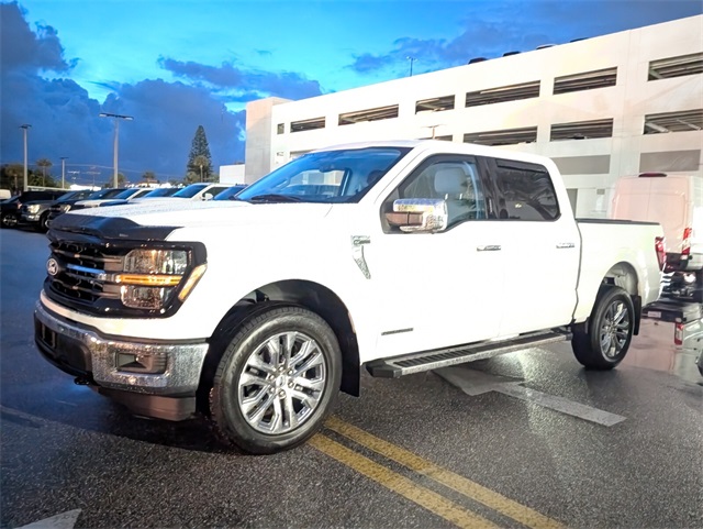 2024 Ford F-150 XLT photo 2