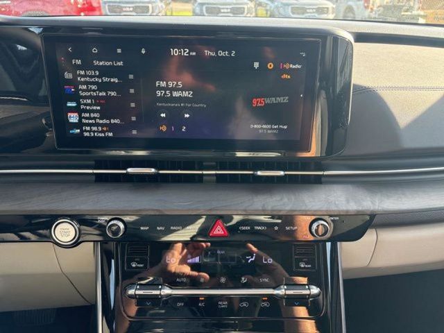 2024 Kia Carnival EX photo 9