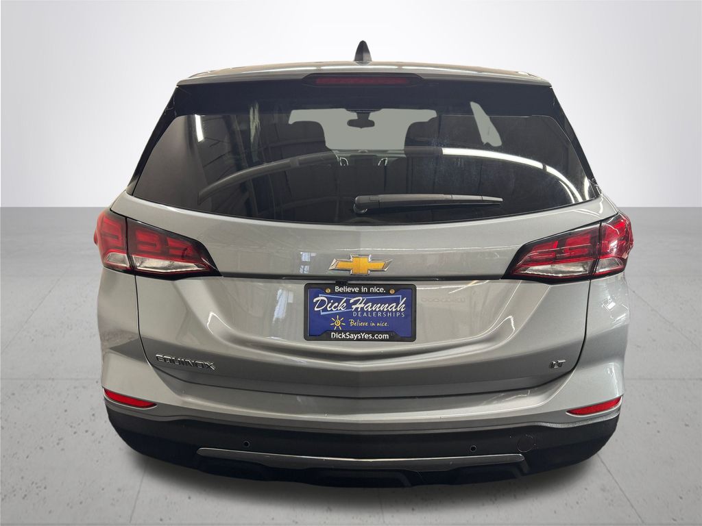 2024 Chevrolet Equinox LT photo 3