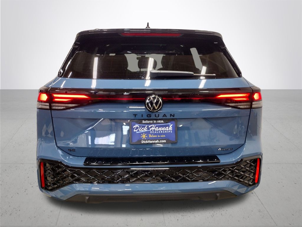 2025 Volkswagen Tiguan SE R-Line Black photo 11