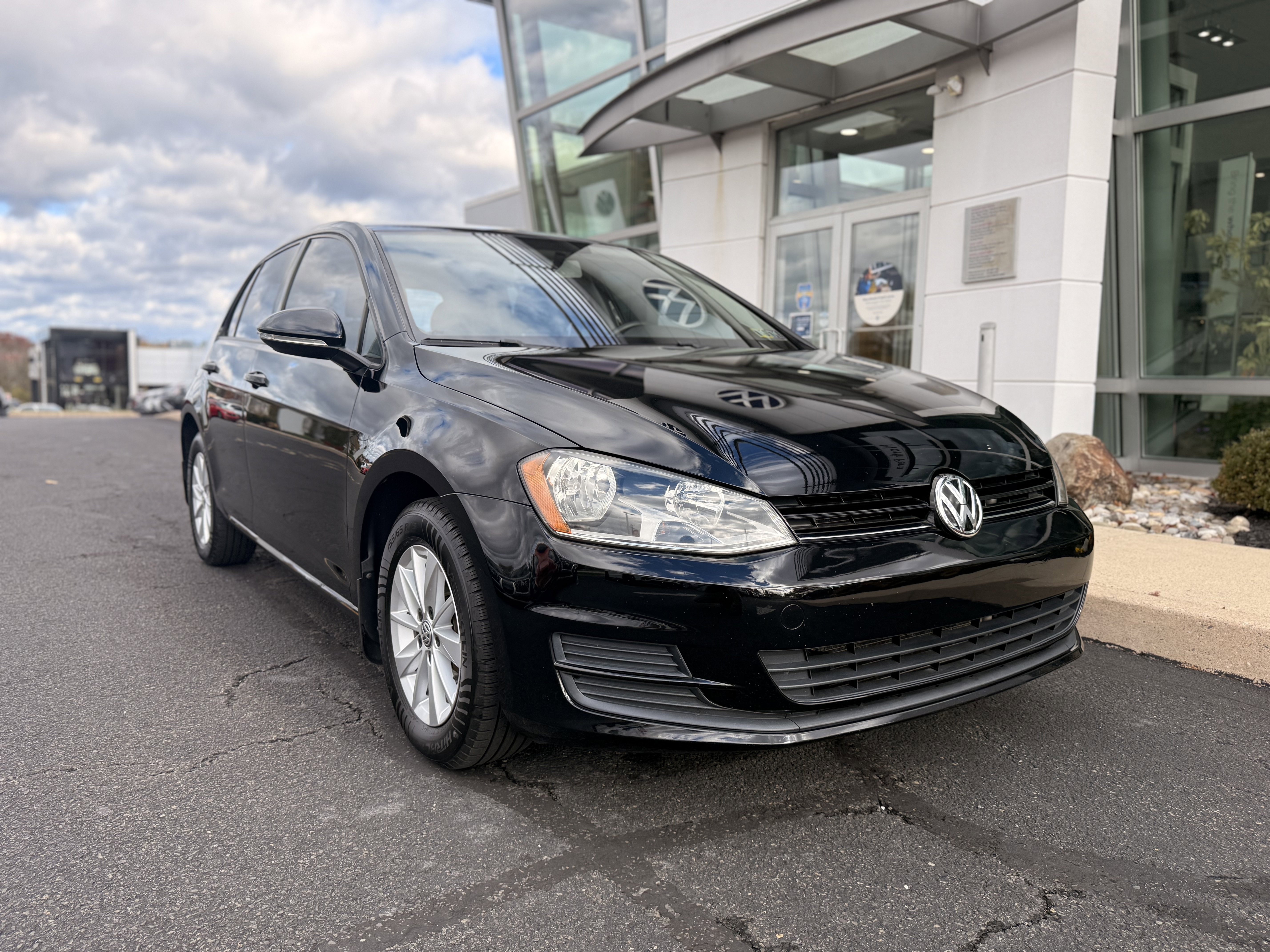 Used 2016 Volkswagen Golf TSI S with VIN 3VW117AU7GM066903 for sale in Colmar, PA