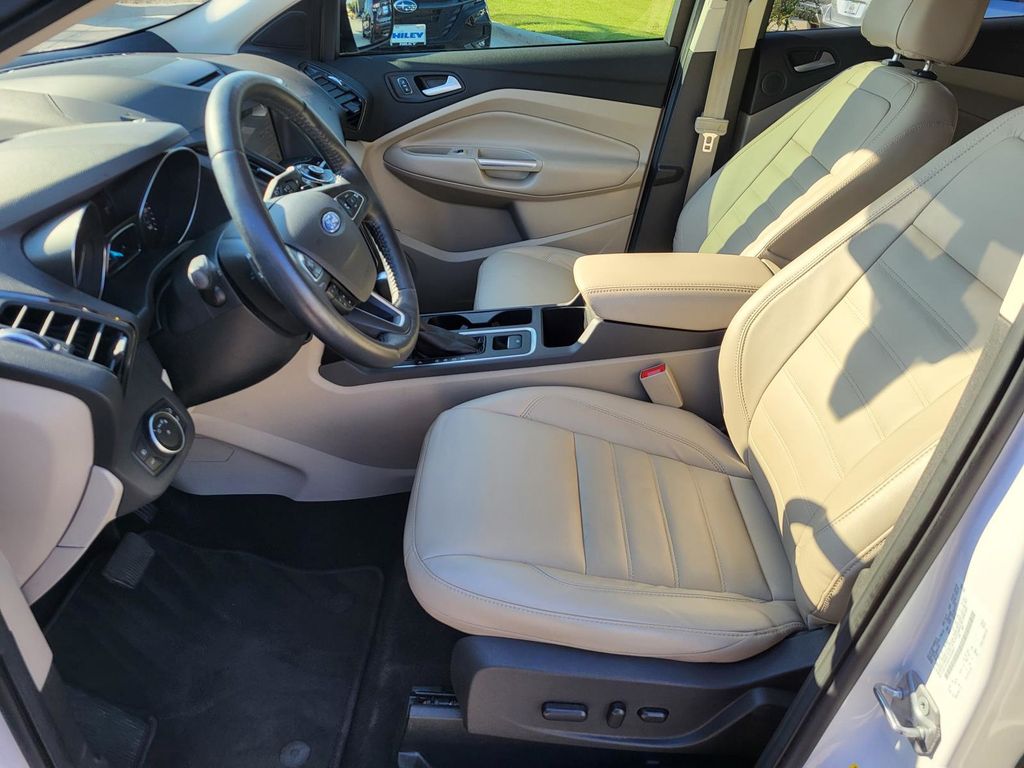 2017 Ford Escape Titanium photo 21