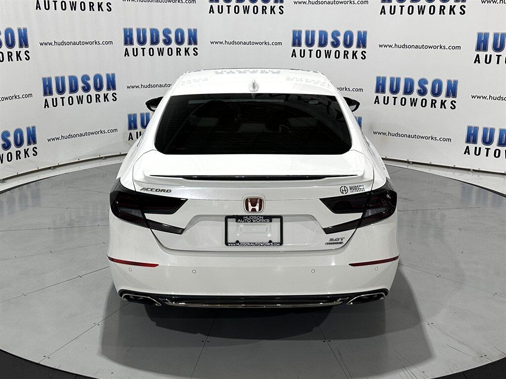 2018 Honda Accord Touring 2.0T photo 4