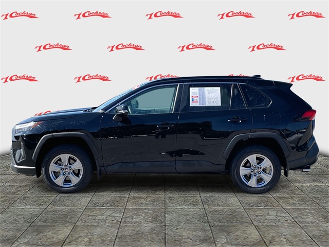 2022 Toyota RAV4 XLE photo 6