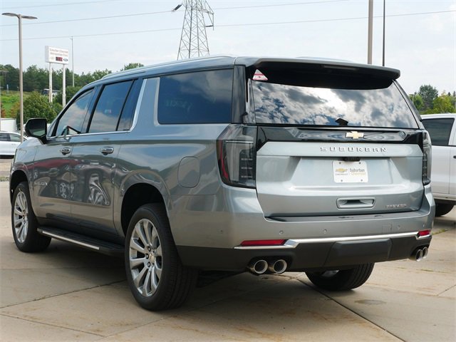 2025 Chevrolet Suburban Premier photo 5