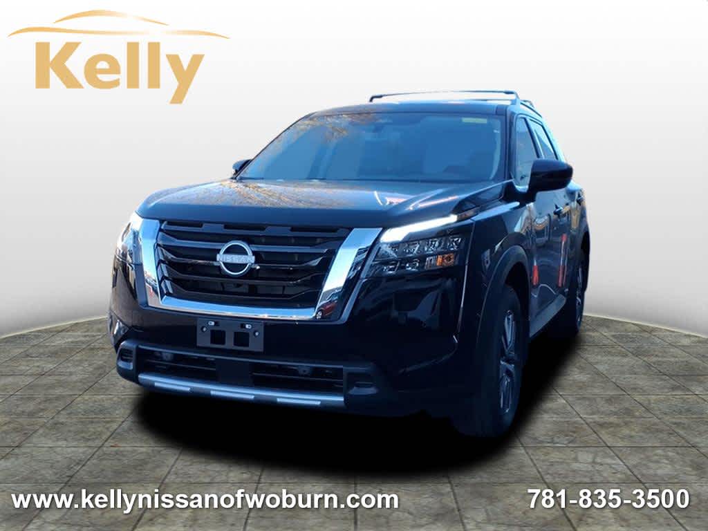 2025 Nissan Pathfinder SL's photo