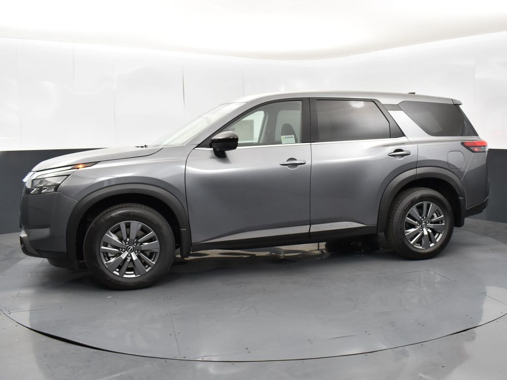 2025 Nissan Pathfinder S photo 4